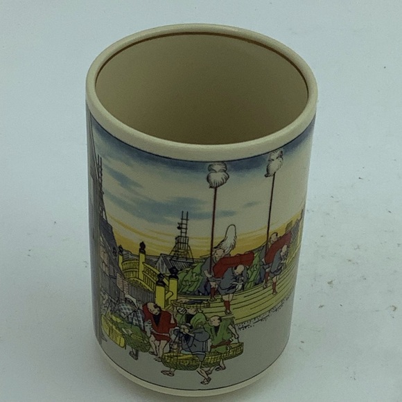 Four Japanese Scenes Sake Cups - Picture 10 of 13